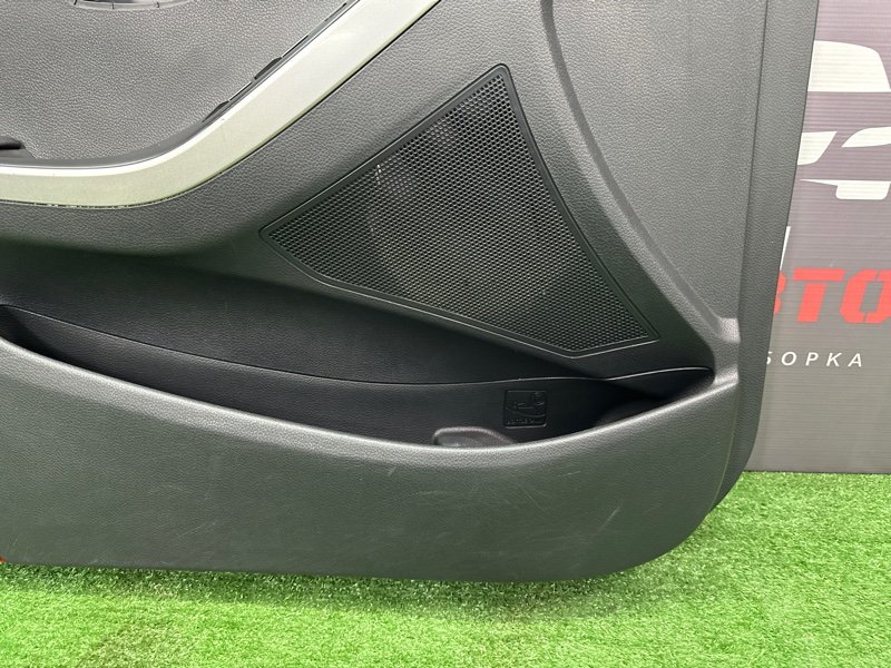 Обшивка двери Hyundai i30 2013