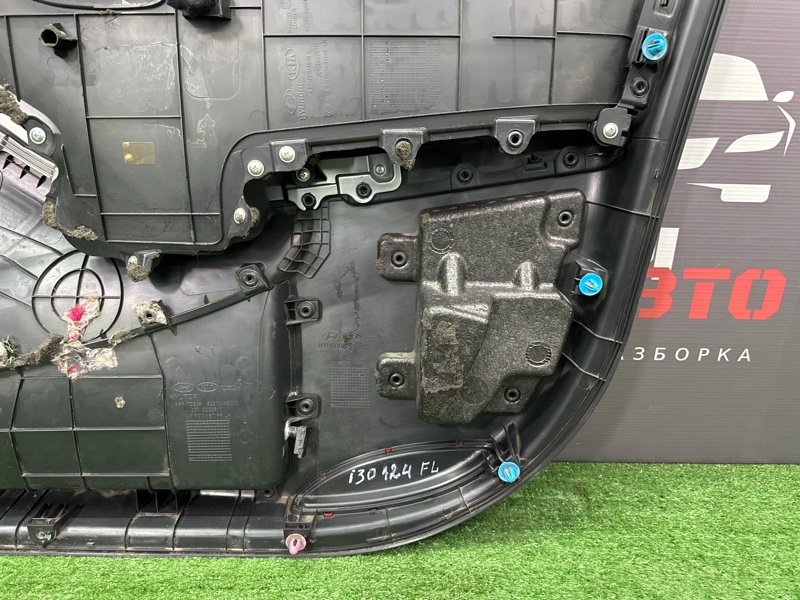 Обшивка двери Hyundai i30 2013