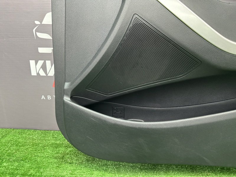 Обшивка двери Hyundai i30 2013