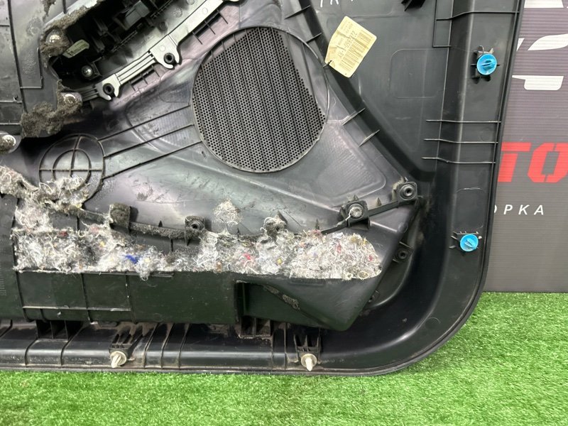 Обшивка двери Hyundai i30 2013