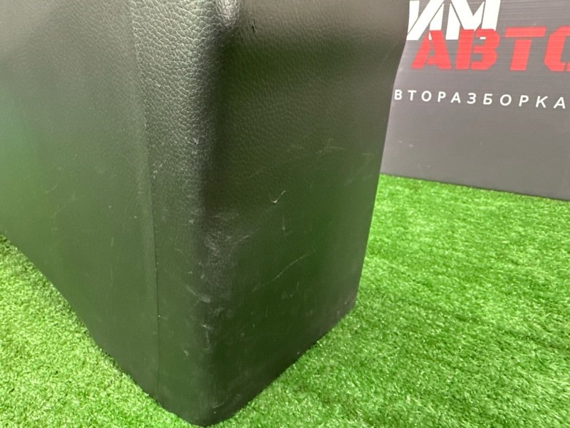 Центральная Консоль с подлокотником Hyundai i30 2013