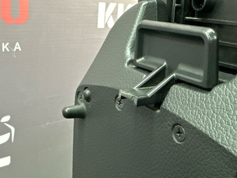 Центральная Консоль с подлокотником Hyundai i30 2013