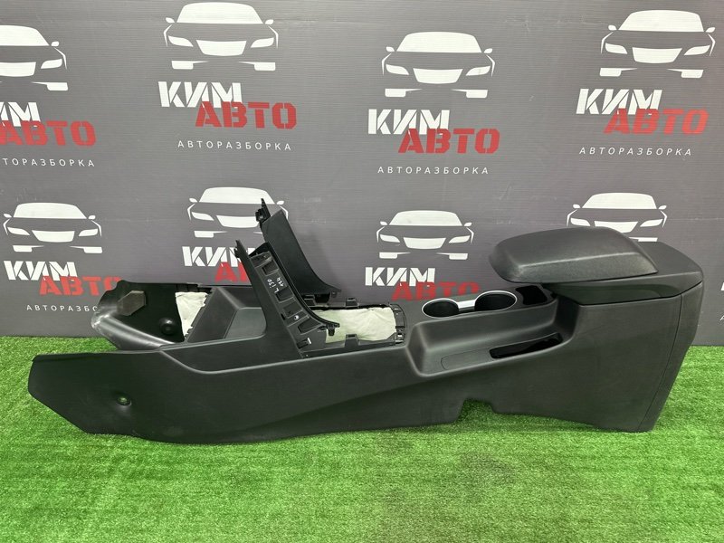 Центральная Консоль с подлокотником Hyundai i30 2013