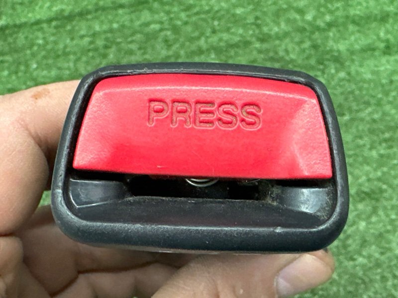 Замок ремня безопасности Hyundai i30 2013