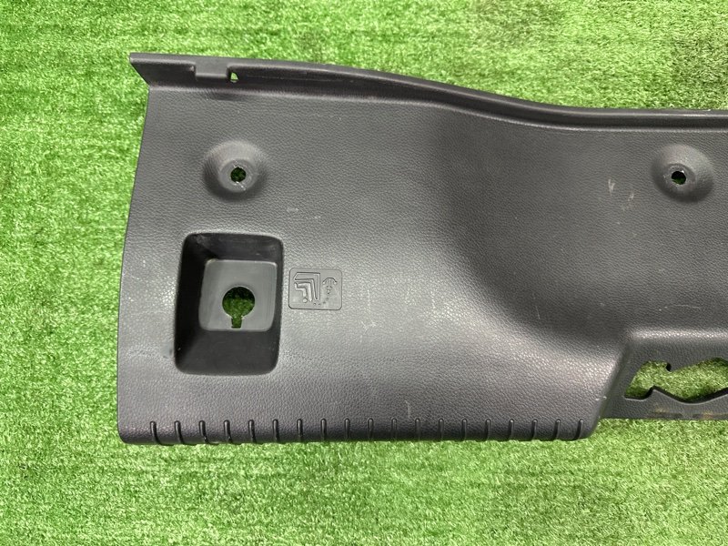 Накладка замка багажника Hyundai i30 2013