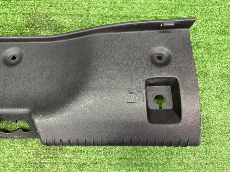 Накладка замка багажника Hyundai i30 2013