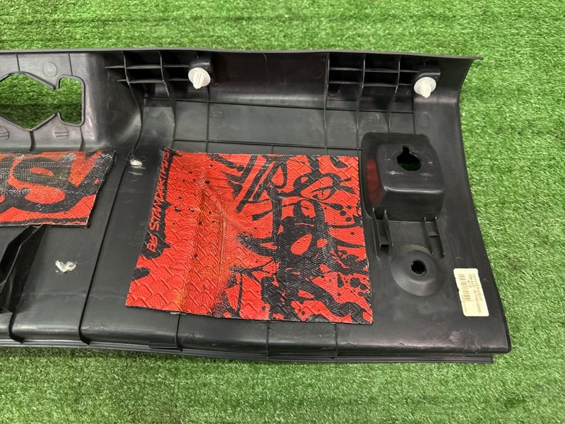 Накладка замка багажника Hyundai i30 2013