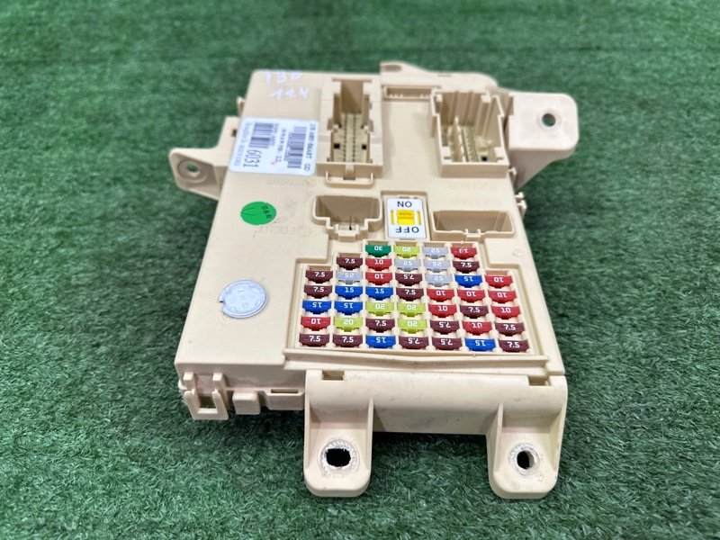 Блок предохранителей салонный Hyundai i30 2013