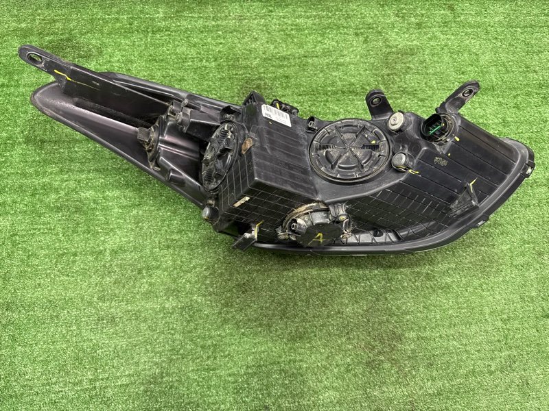 Фара Hyundai i30 2013