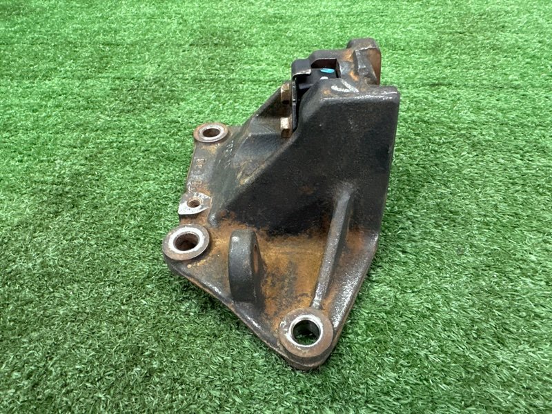 Кронштейн АКПП Hyundai i30 2013