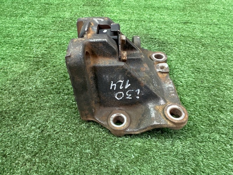 Кронштейн АКПП Hyundai i30 2013