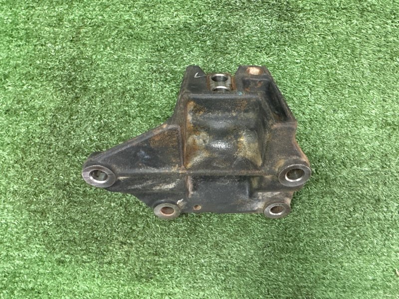 Кронштейн АКПП Hyundai i30 2013