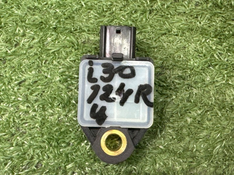 Датчик удара Air Bag Hyundai i30 2013