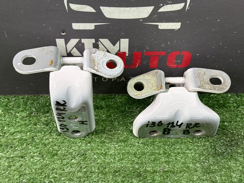 Петли двери Hyundai i30 2013