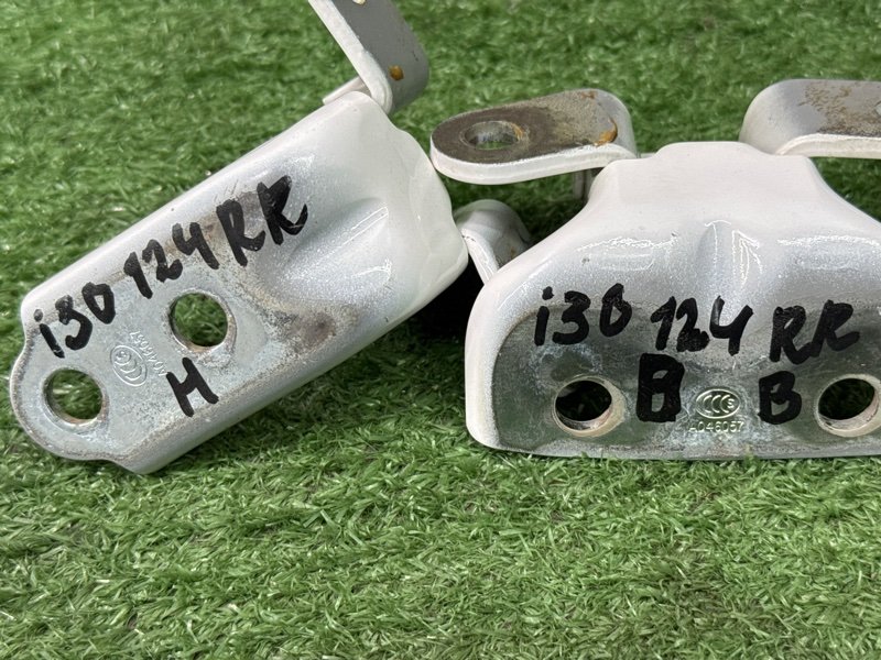 Петли двери Hyundai i30 2013