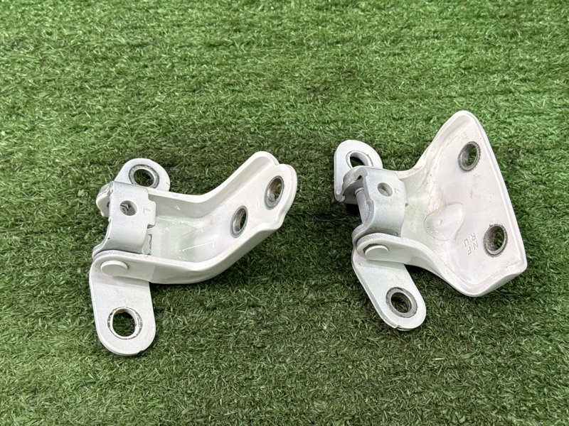 Петли двери Hyundai i30 2013