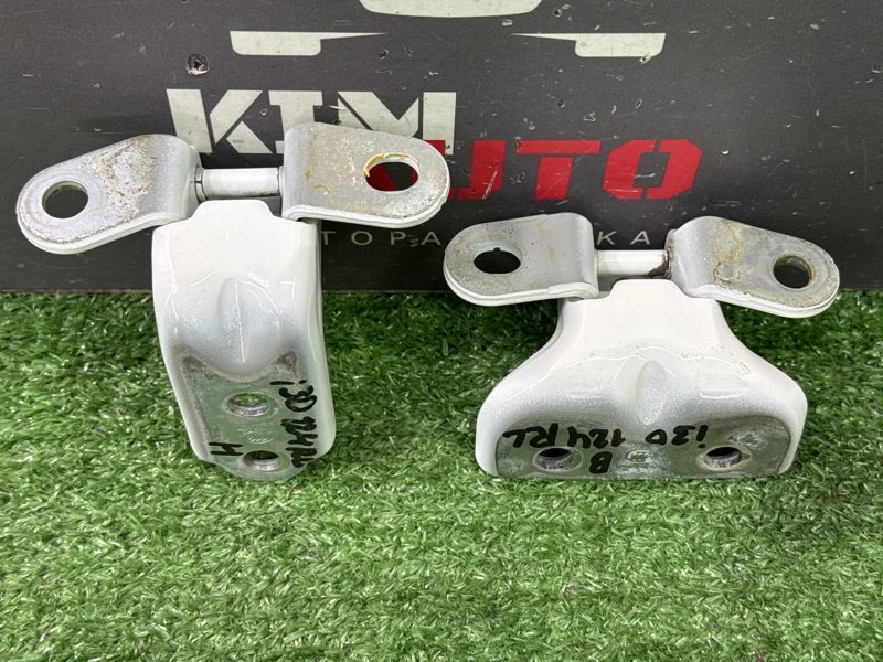 Петли двери Hyundai i30 2013