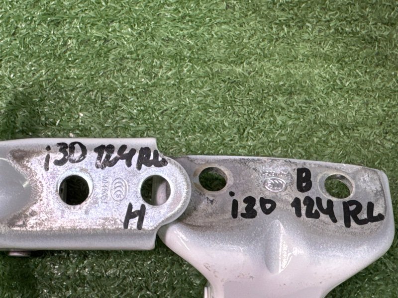 Петли двери Hyundai i30 2013