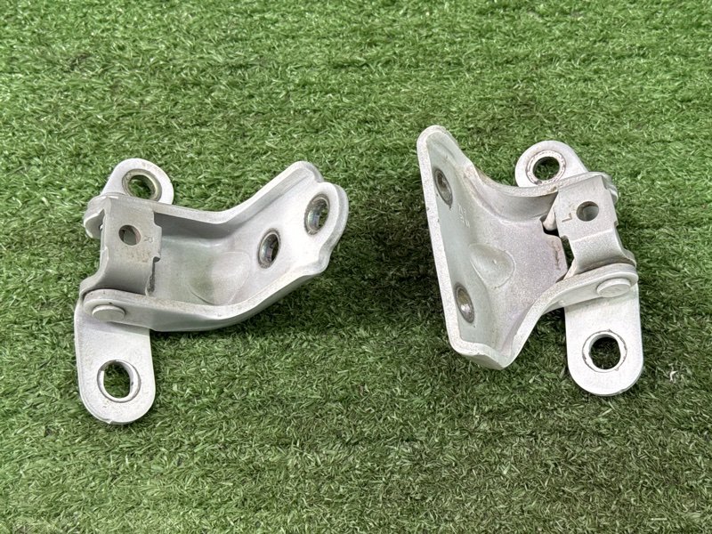 Петли двери Hyundai i30 2013