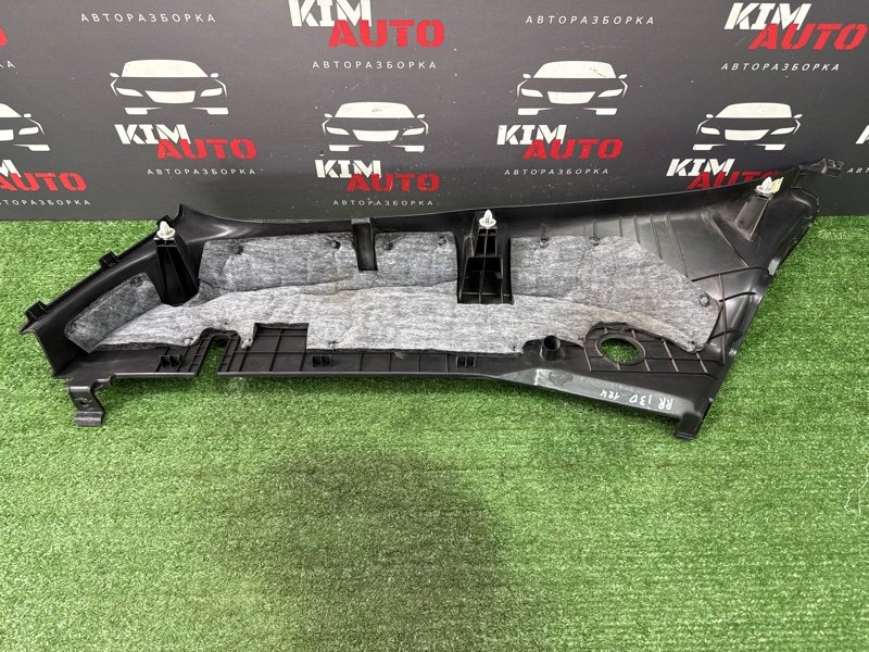 Обшивка стойки нижняя Hyundai i30 2013