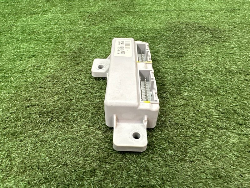 Блок электронный Hyundai i30 2013