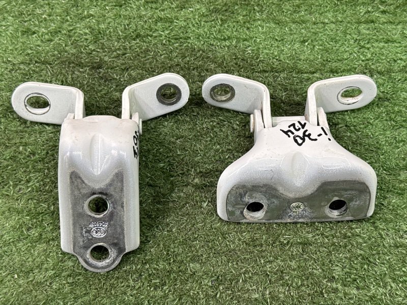 Петли двери Hyundai i30 2013