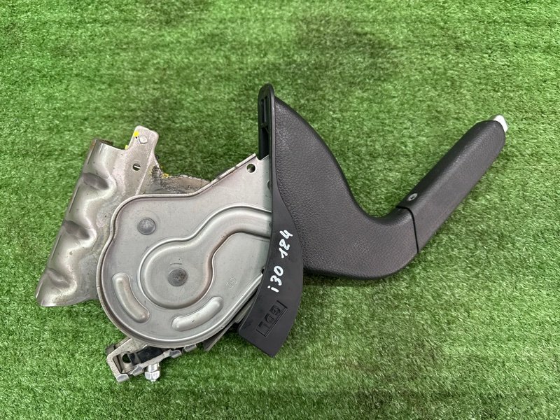 Рычаг стояночного тормоза (ручник) Hyundai i30 2013