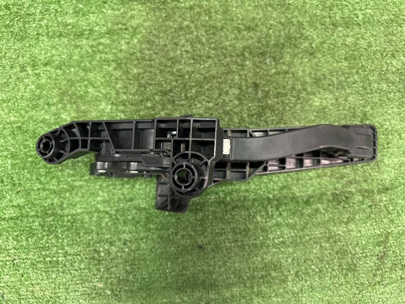 Педаль газа электронная Hyundai i30 2013