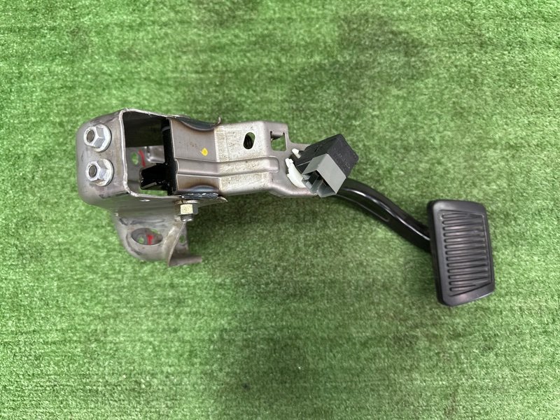 Педаль тормоза АКПП Hyundai i30 2013