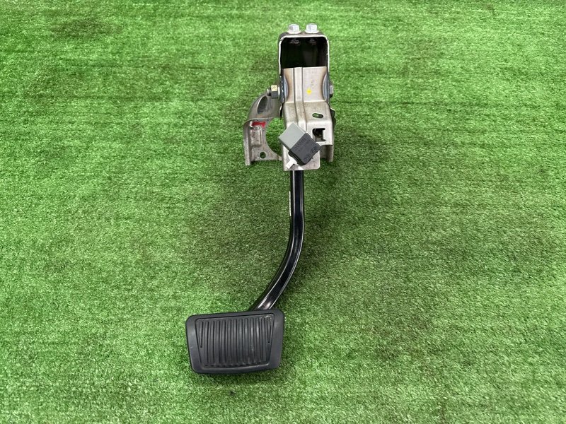 Педаль тормоза АКПП Hyundai i30 2013