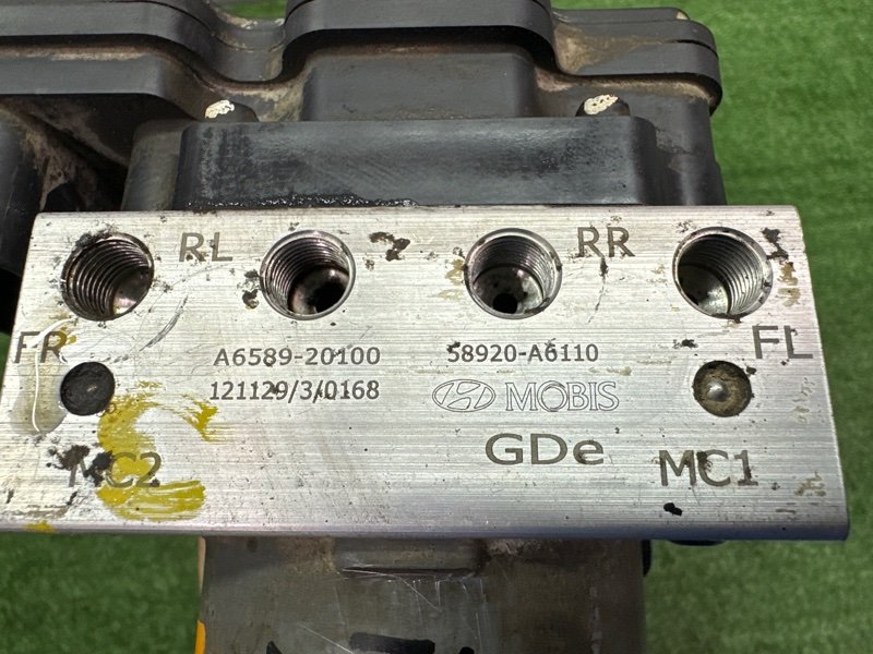 Блок ABS Hyundai i30 2013