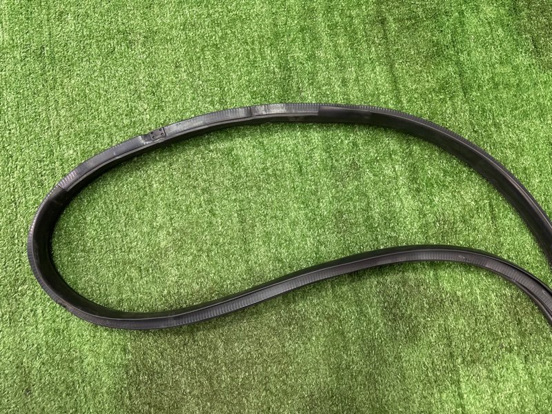 Уплотнитель проема двери Hyundai i30 2013