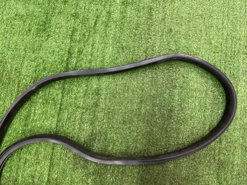 Уплотнитель проема двери Hyundai i30 2013