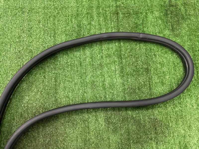 Уплотнитель проема двери Hyundai i30 2013