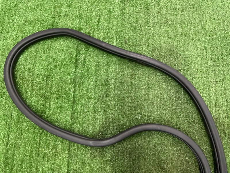 Уплотнитель проема двери Hyundai i30 2013