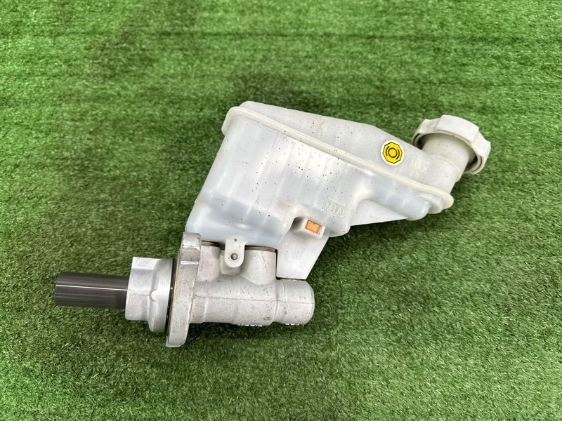 Главный тормозной цилиндр с бочком Hyundai i30 2013