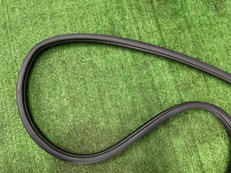 Уплотнитель проема двери Hyundai i30 2013