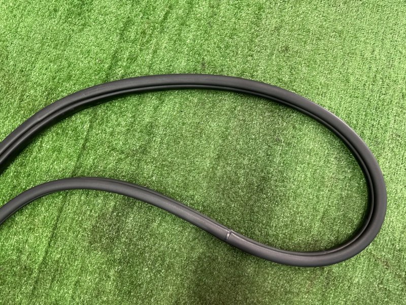 Уплотнитель проема двери Hyundai i30 2013