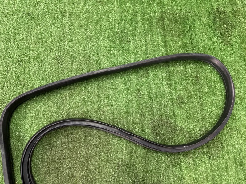 Уплотнитель проема двери Hyundai i30 2013