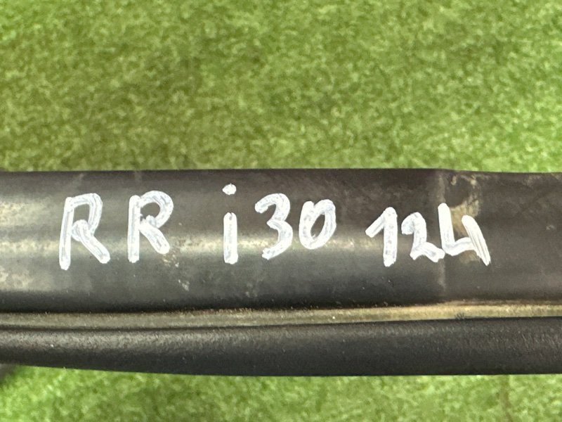 Уплотнитель проема двери Hyundai i30 2013