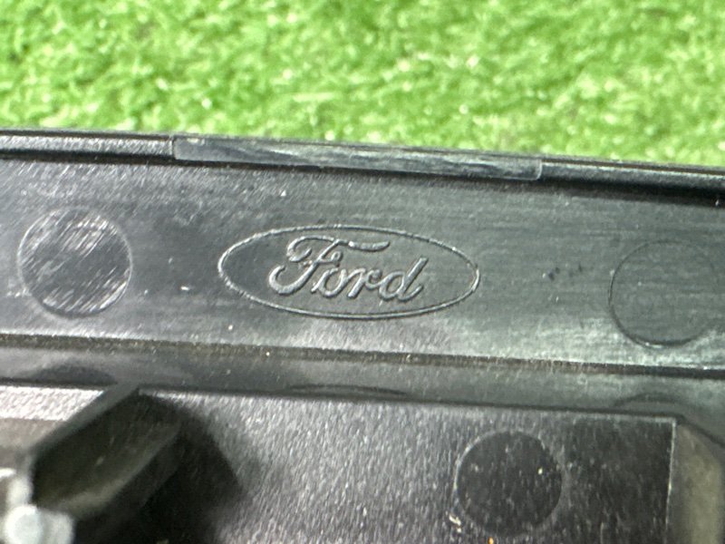 Рамка магнитолы Ford Focus 2