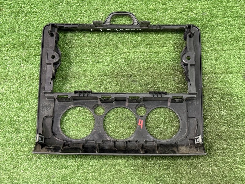 Рамка магнитолы Ford Focus 2