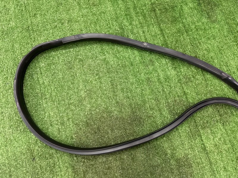 Уплотнитель проема двери Hyundai i30 2013