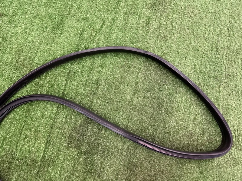 Уплотнитель проема двери Hyundai i30 2013