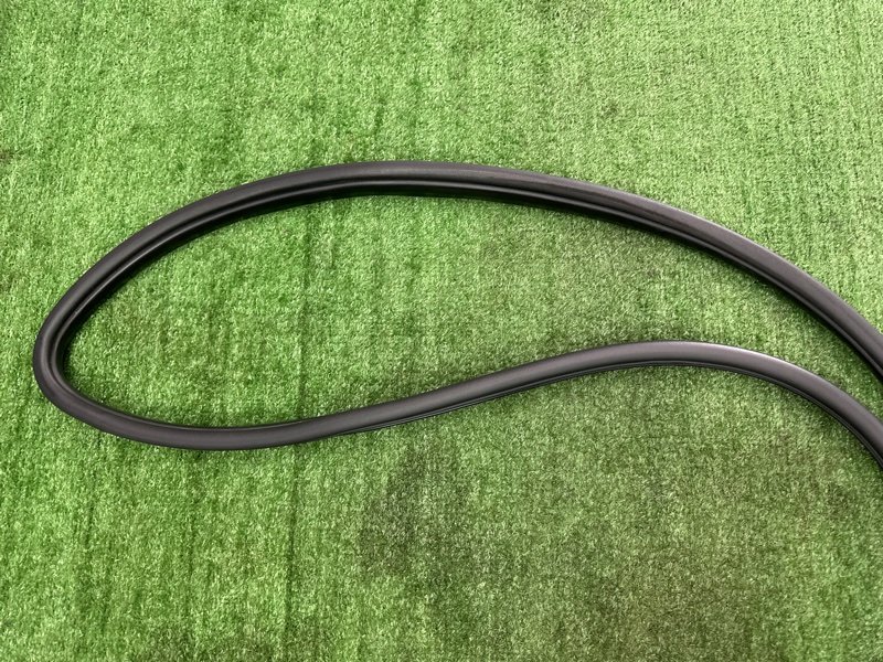 Уплотнитель проема двери Hyundai i30 2013