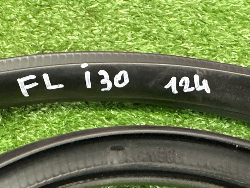 Уплотнитель проема двери Hyundai i30 2013