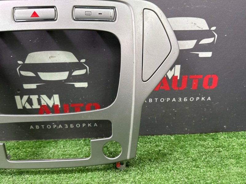 Рамка магнитолы Ford Mondeo 4