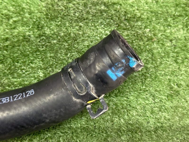 Патрубок охлаждения Hyundai i30 2013