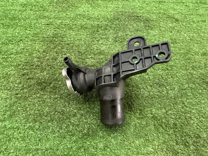 Горловина радиатора Hyundai i30 2013