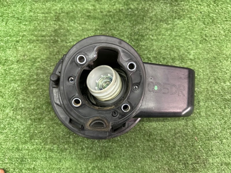 Лючок бензобака с крышкой Hyundai i30 2013